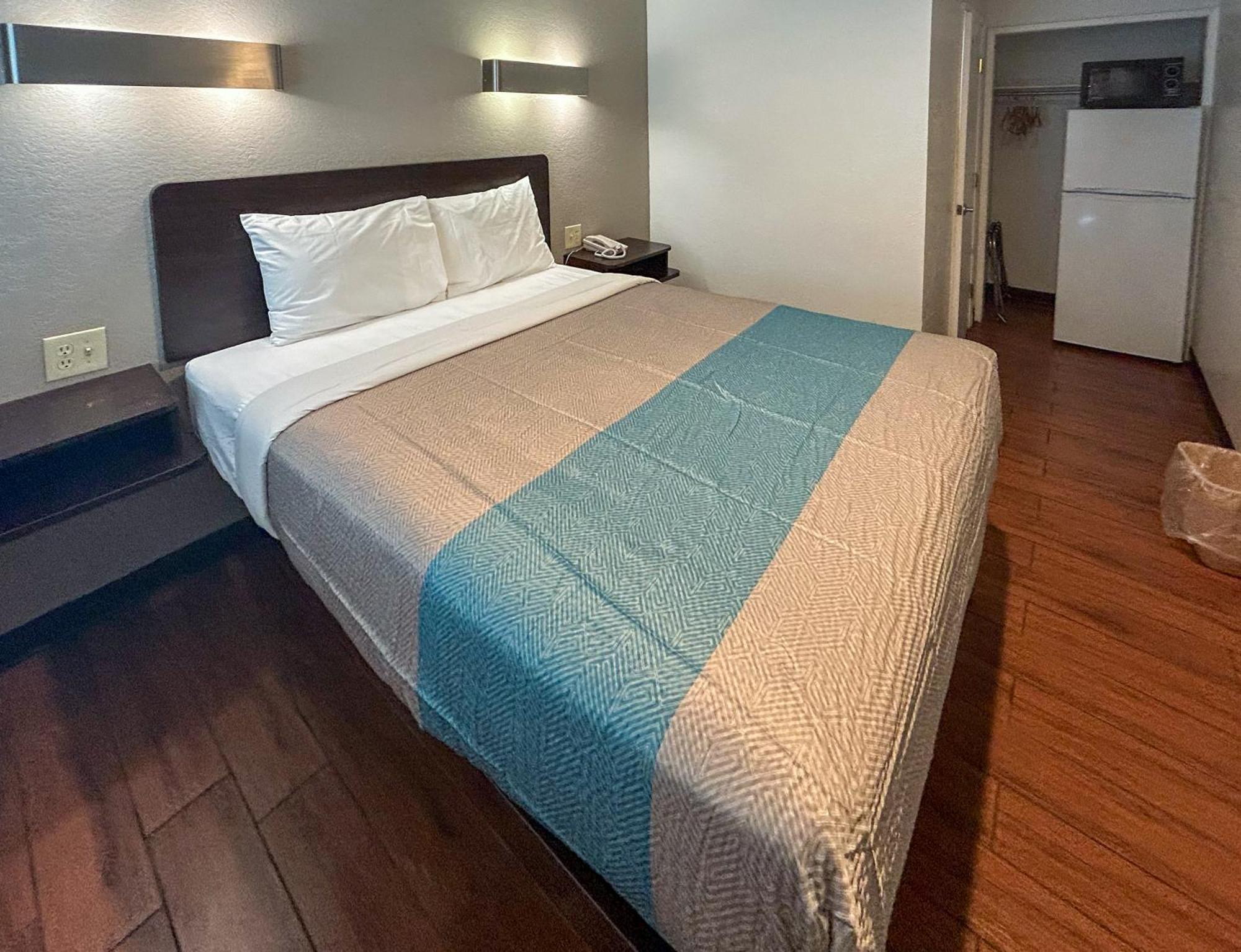 Motel 6 Ontario Ca Convention Center Airport Екстер'єр фото