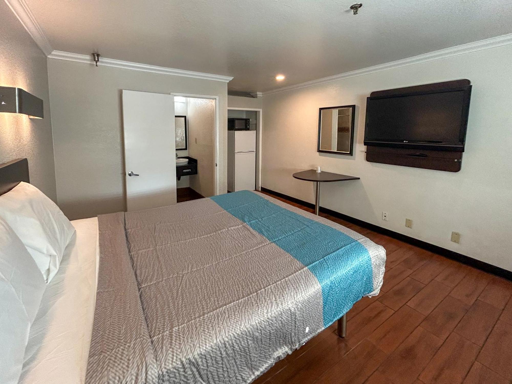 Motel 6 Ontario Ca Convention Center Airport Екстер'єр фото