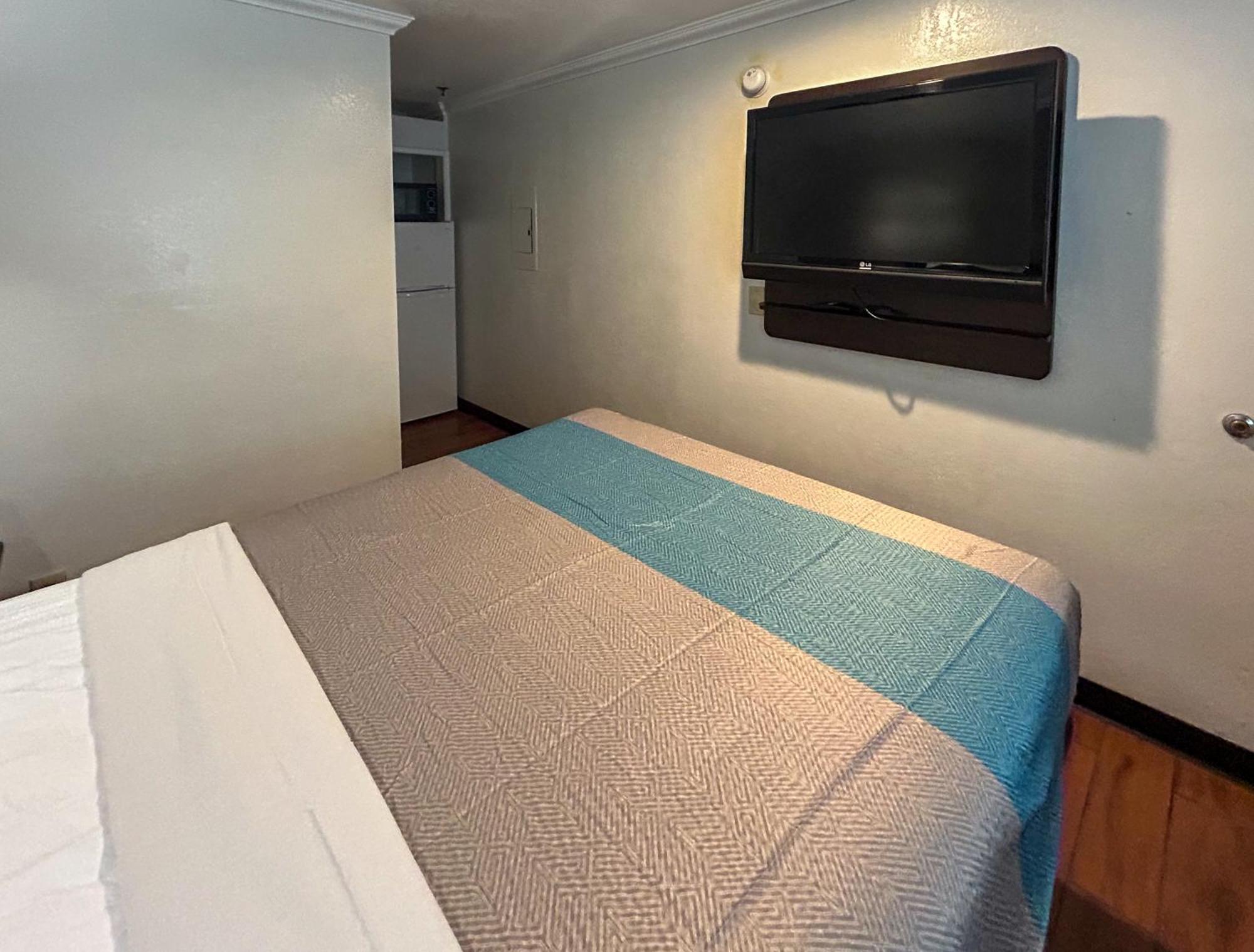 Motel 6 Ontario Ca Convention Center Airport Екстер'єр фото
