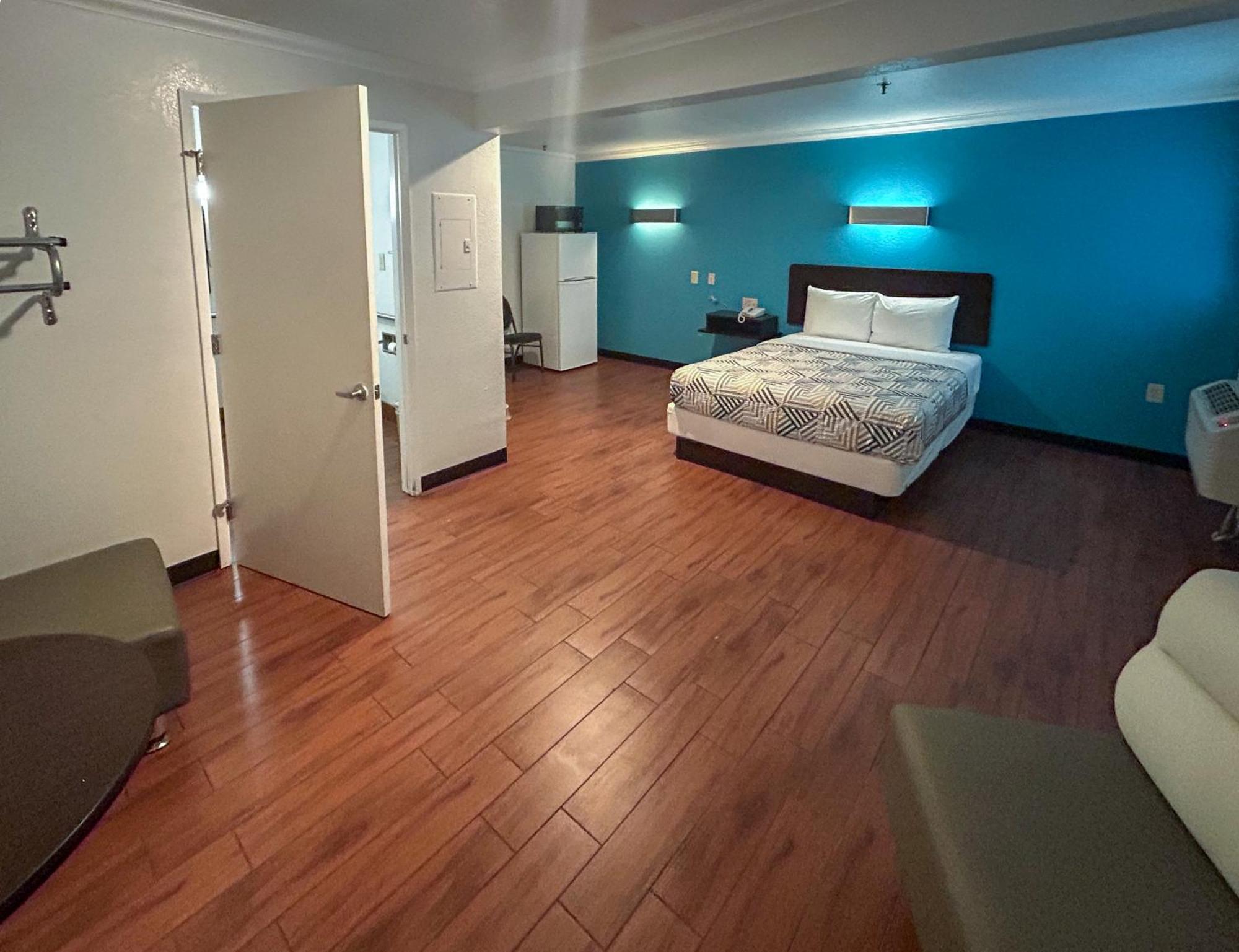 Motel 6 Ontario Ca Convention Center Airport Екстер'єр фото