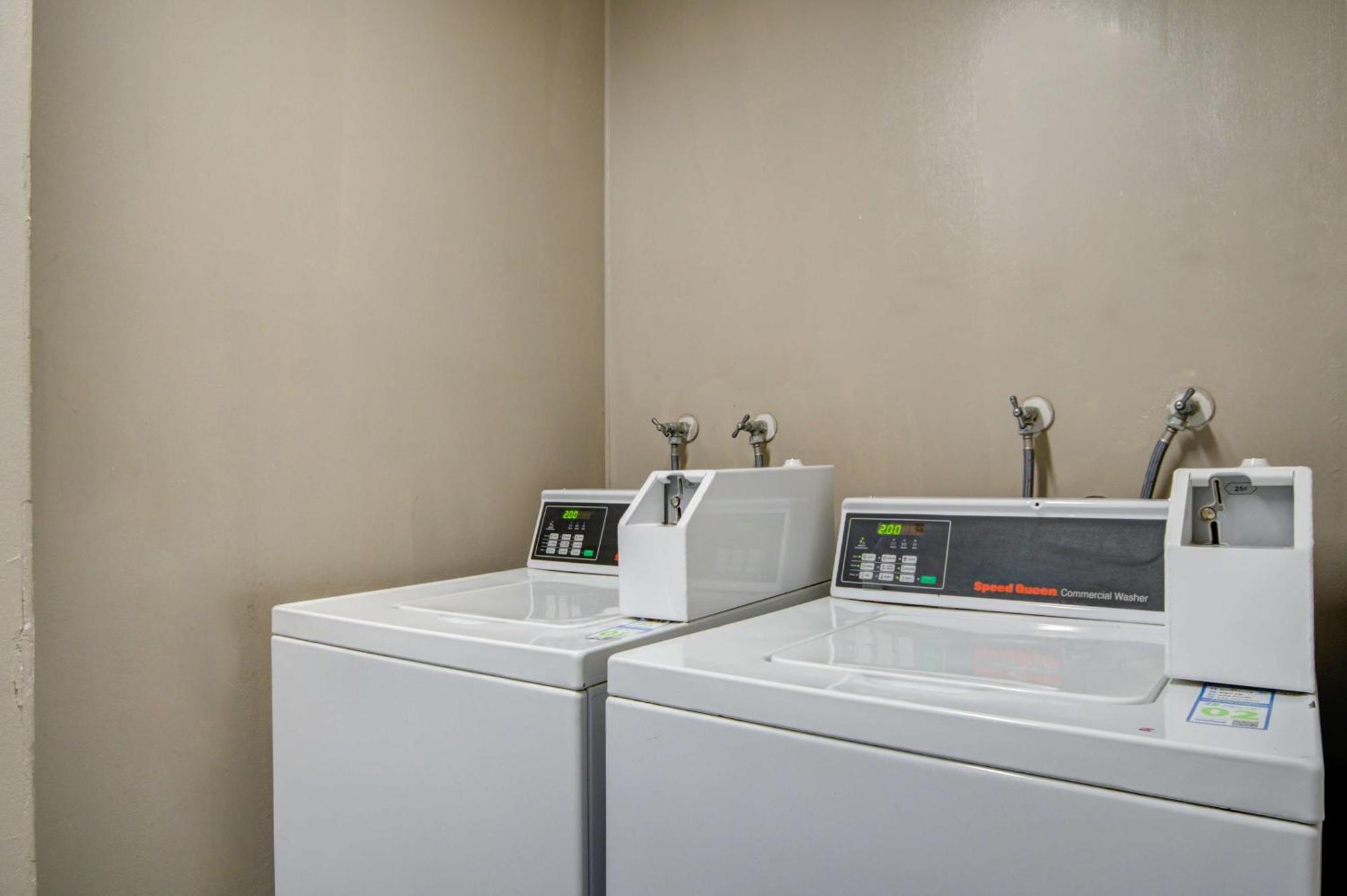 Motel 6 Ontario Ca Convention Center Airport Екстер'єр фото