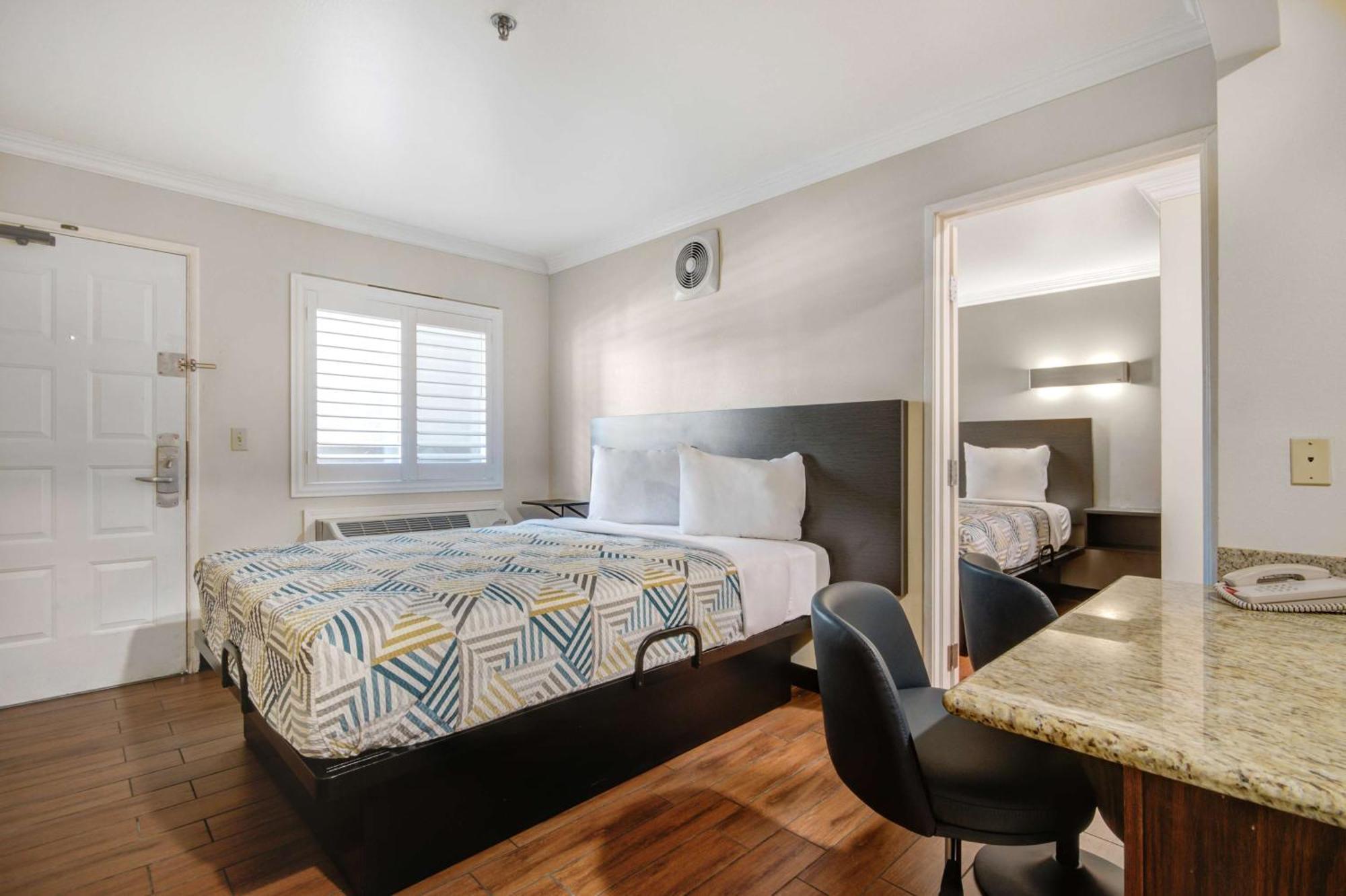 Motel 6 Ontario Ca Convention Center Airport Екстер'єр фото