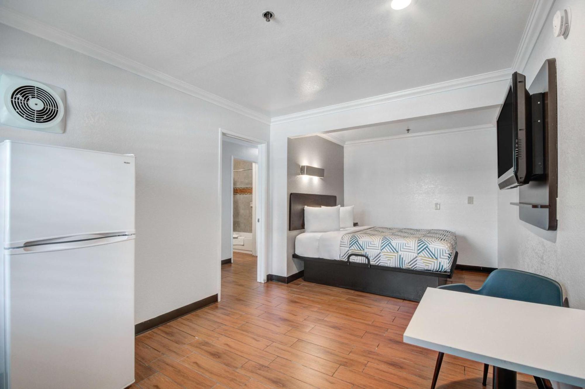 Motel 6 Ontario Ca Convention Center Airport Екстер'єр фото