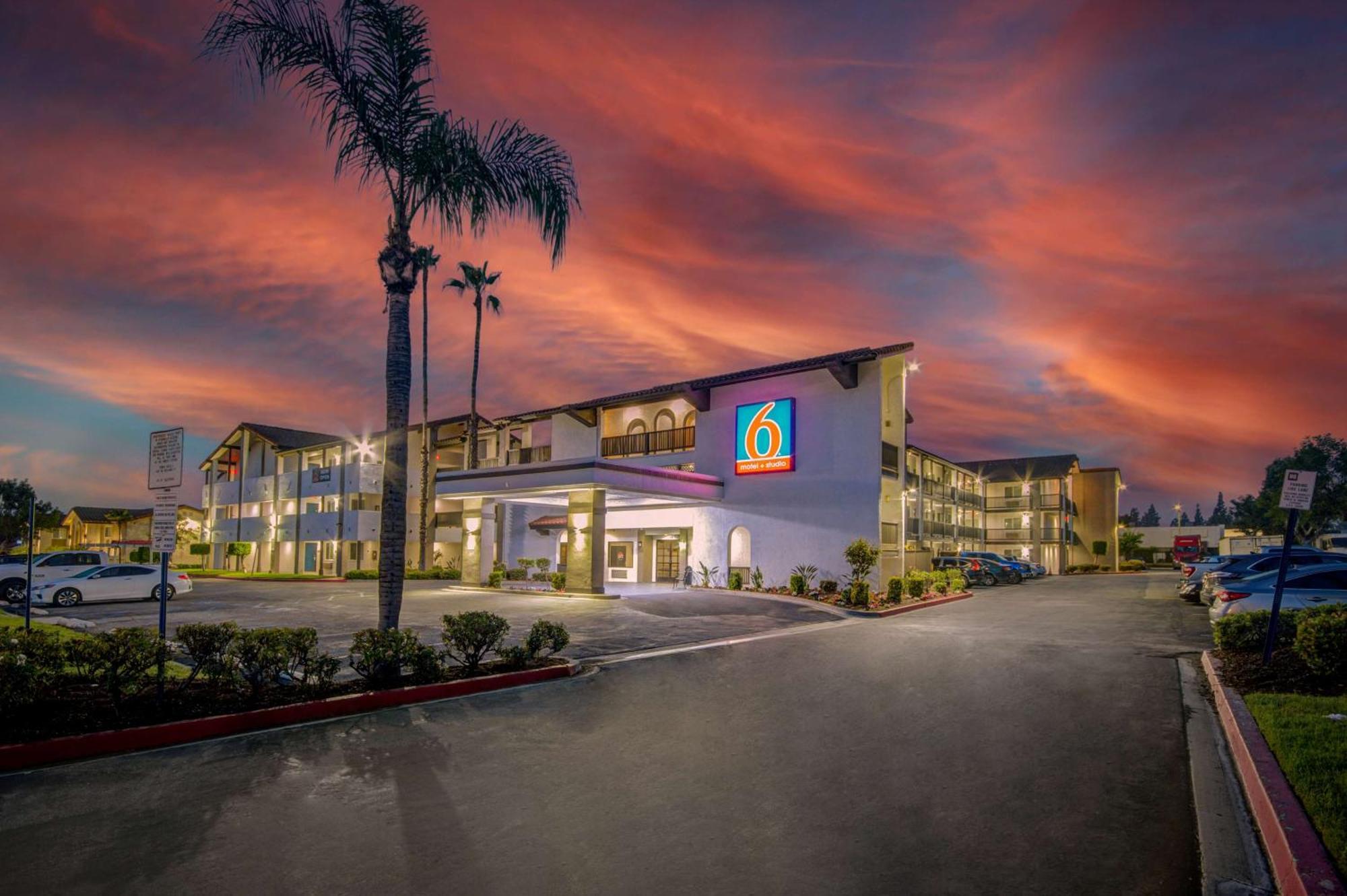 Motel 6 Ontario Ca Convention Center Airport Екстер'єр фото