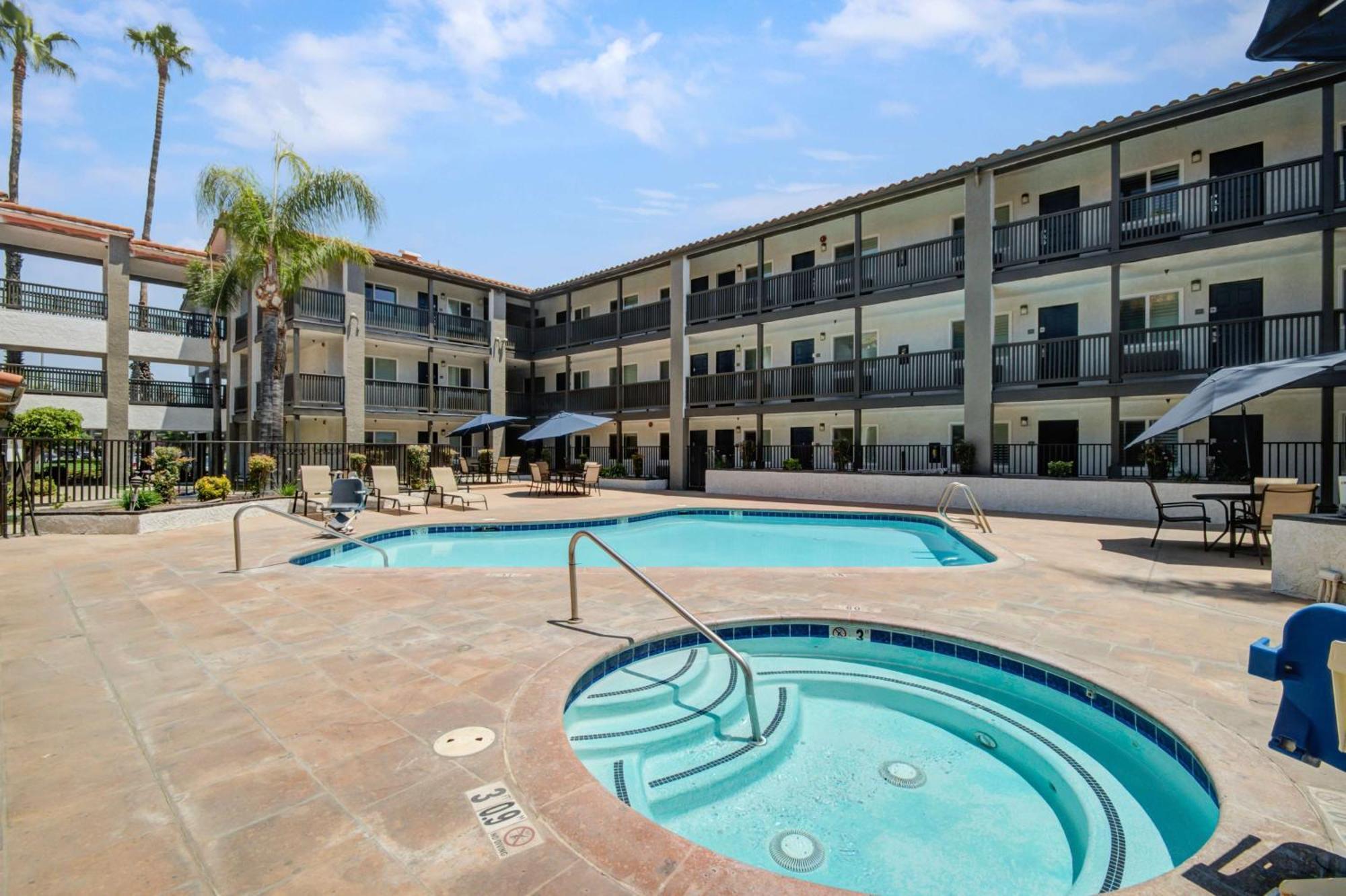 Motel 6 Ontario Ca Convention Center Airport Екстер'єр фото