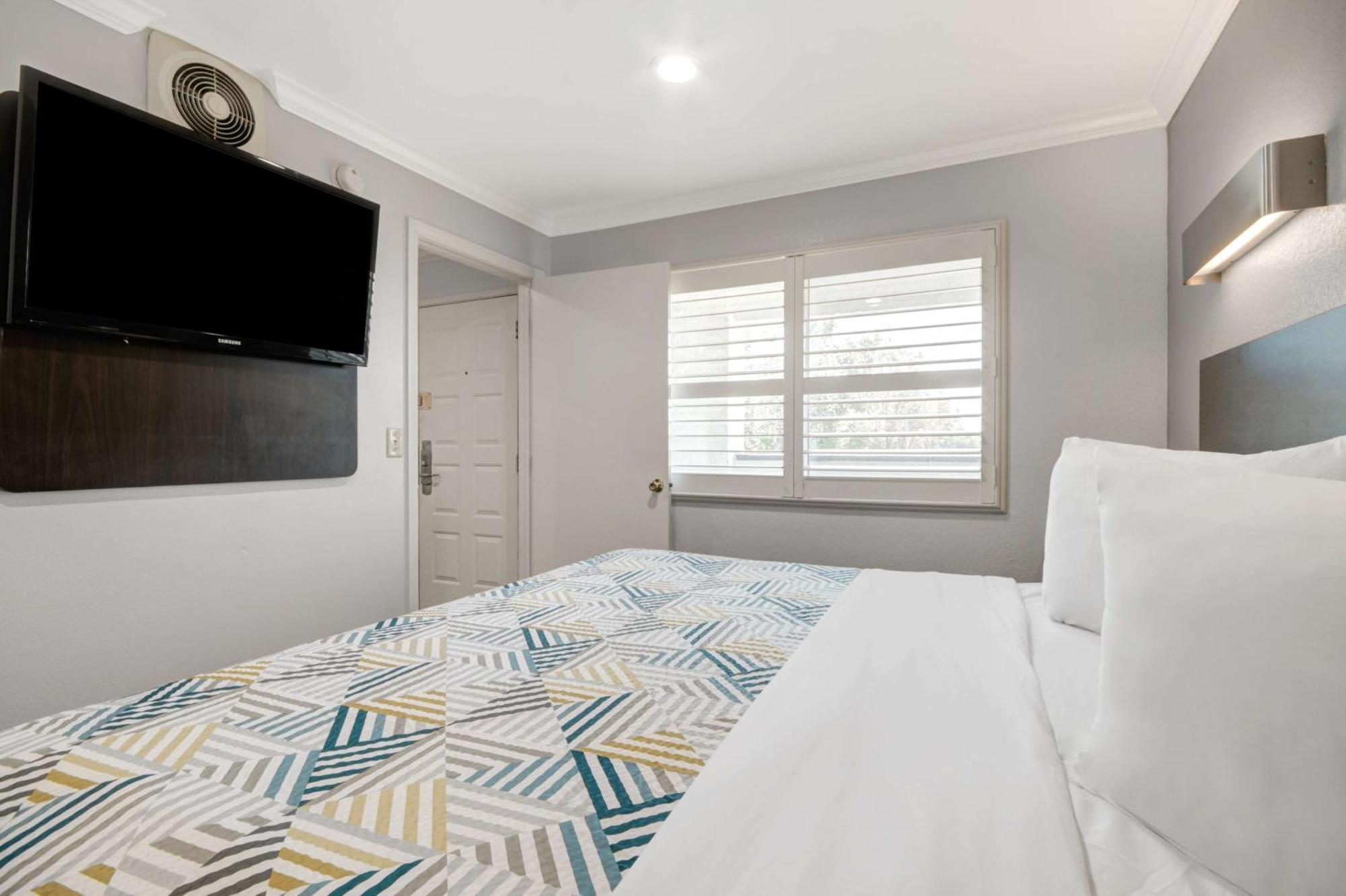 Motel 6 Ontario Ca Convention Center Airport Екстер'єр фото